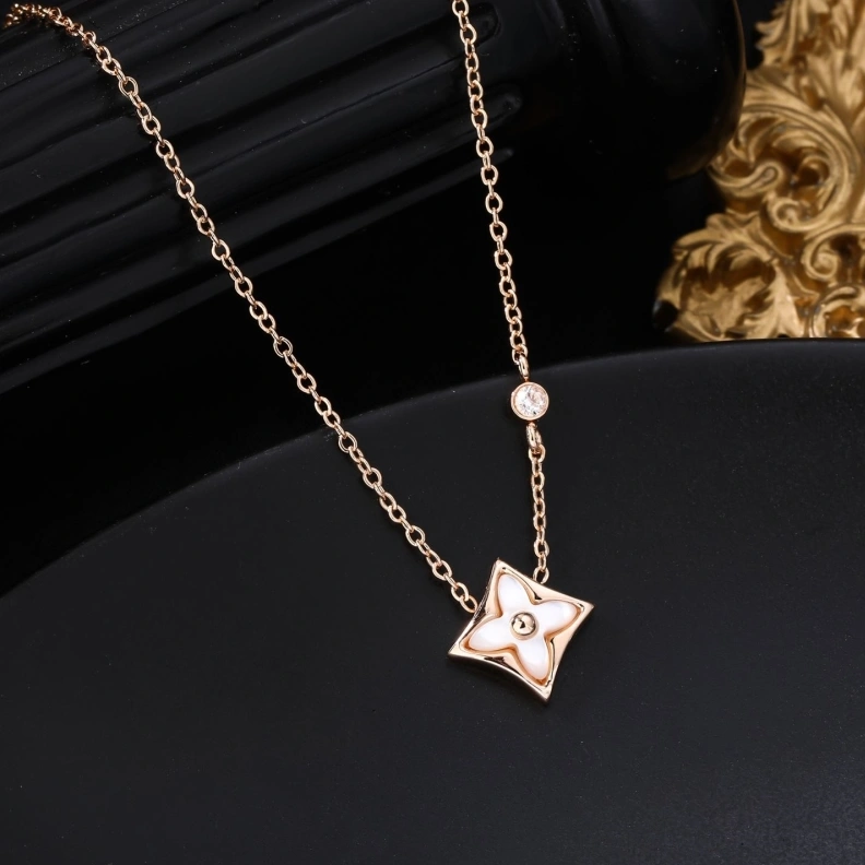 Fashionable LX Necklaces 309449