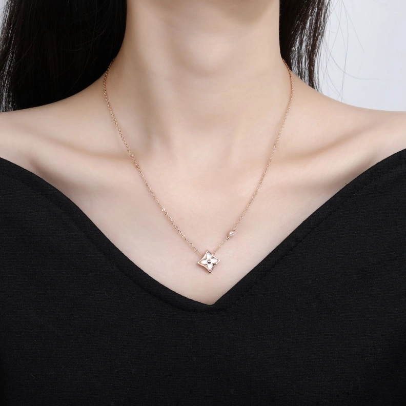 Fashionable LX Necklaces 309449