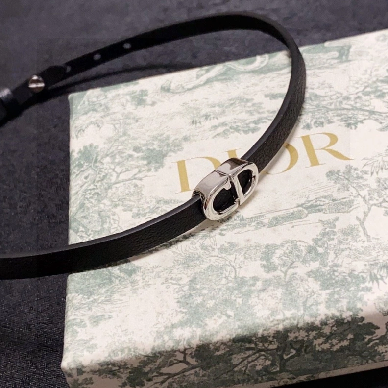 Classic Christian Dxxr Necklaces 294431