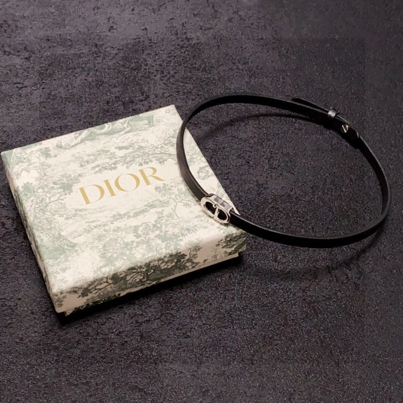 Classic Christian Dxxr Necklaces 294431