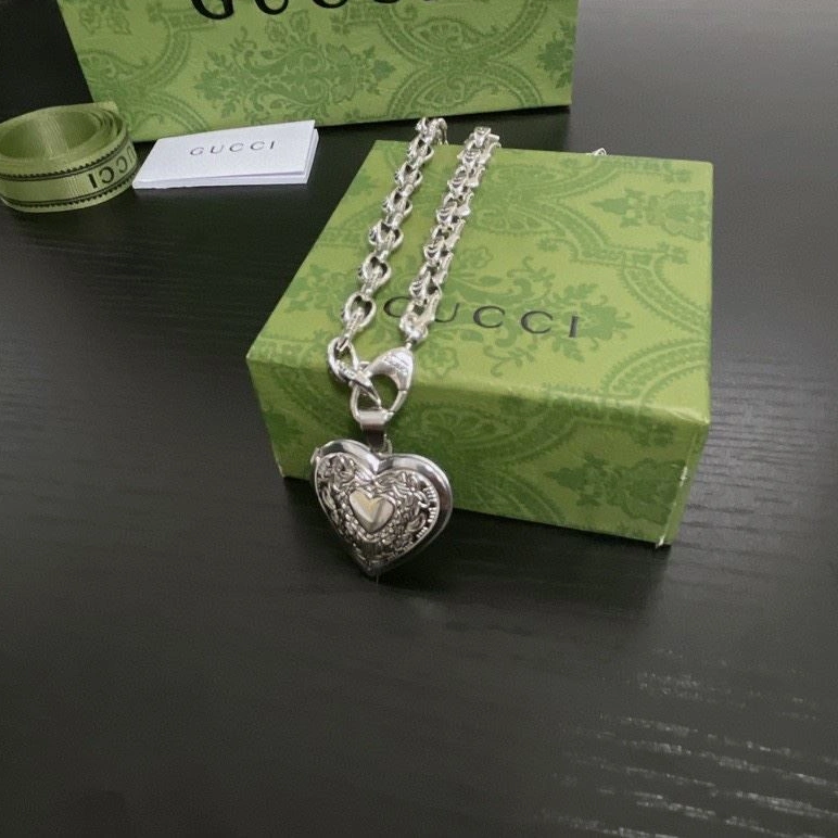 Compact Gxccx Necklaces 303117
