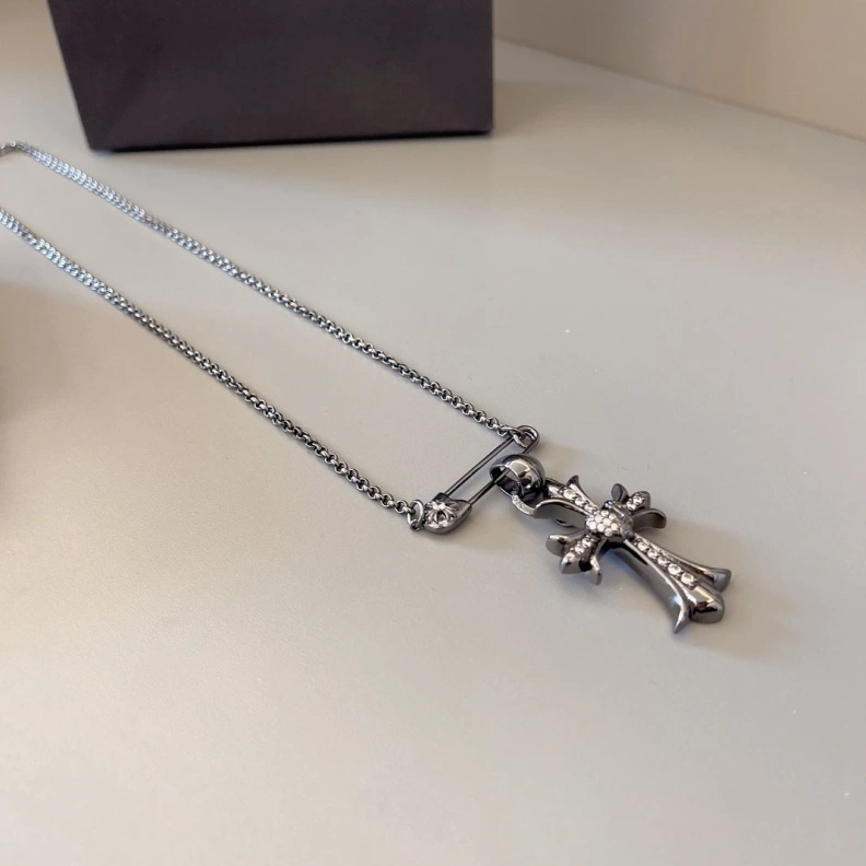 Chrxmx Hxxrts Necklaces DailyWear 298003