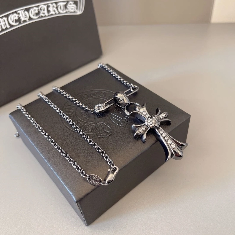 Chrxmx Hxxrts Necklaces DailyWear 298003