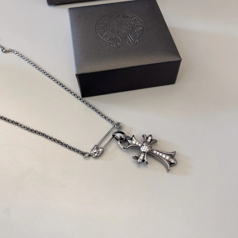 Chrxmx Hxxrts Necklaces DailyWear 298003