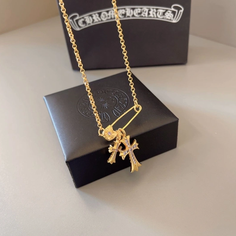 GoodFit Chrxmx Hxxrts Necklaces 298000