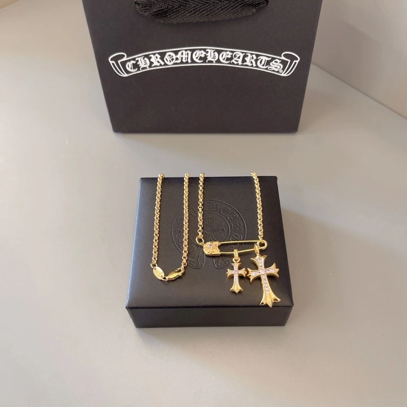 GoodFit Chrxmx Hxxrts Necklaces 298000