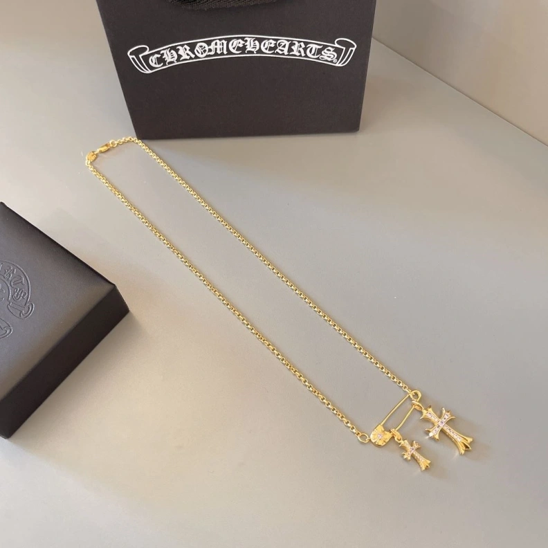 GoodFit Chrxmx Hxxrts Necklaces 298000