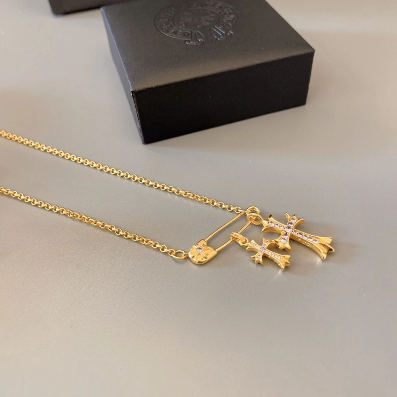 GoodFit Chrxmx Hxxrts Necklaces 298000