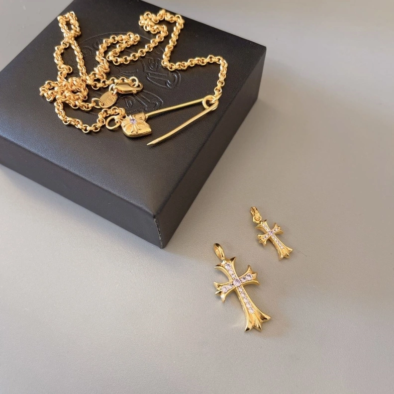 GoodFit Chrxmx Hxxrts Necklaces 298000