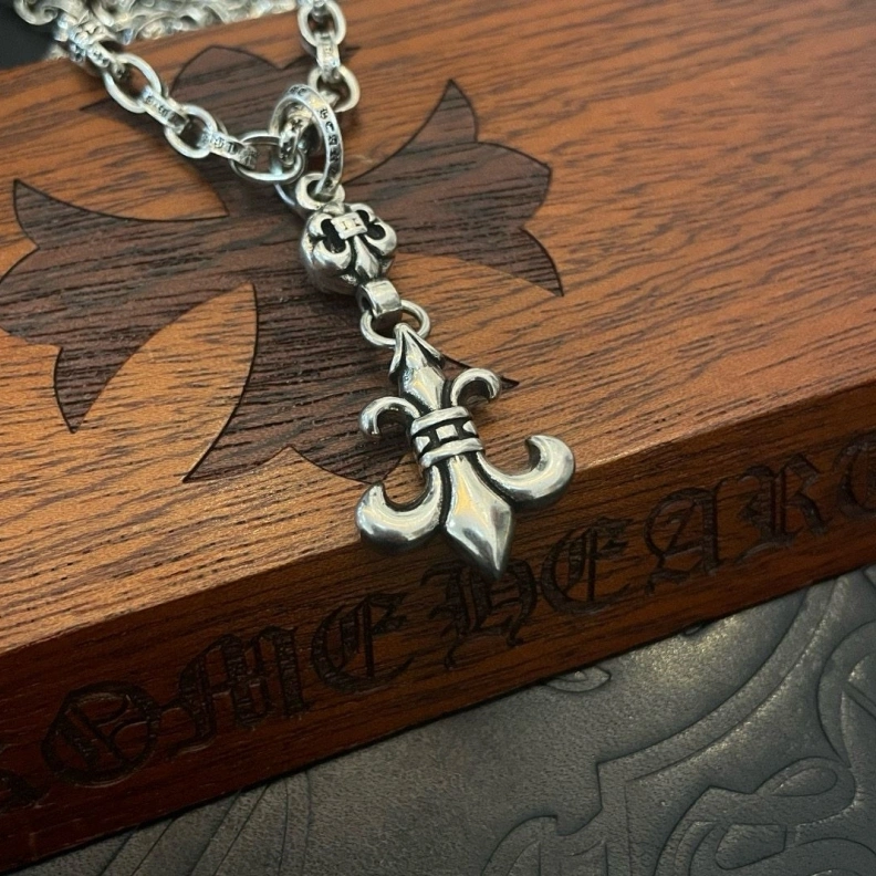 Compact Chrxmx Hxxrts Necklaces 297996