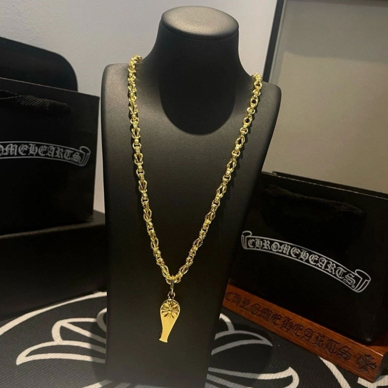 EyeCatching Chrxmx Hxxrts Necklaces 297988