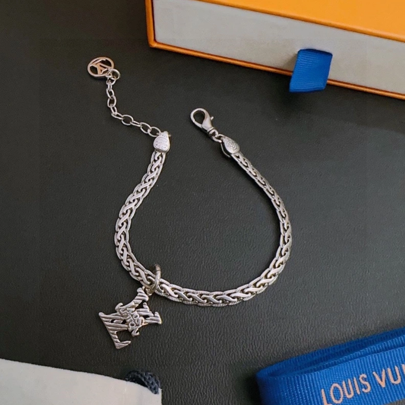 Trendsetting LX Necklaces 309392