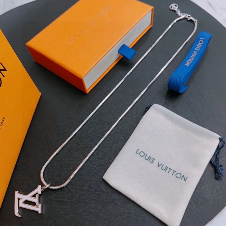 Functional LX Necklaces 309369