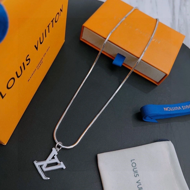 Functional LX Necklaces 309369