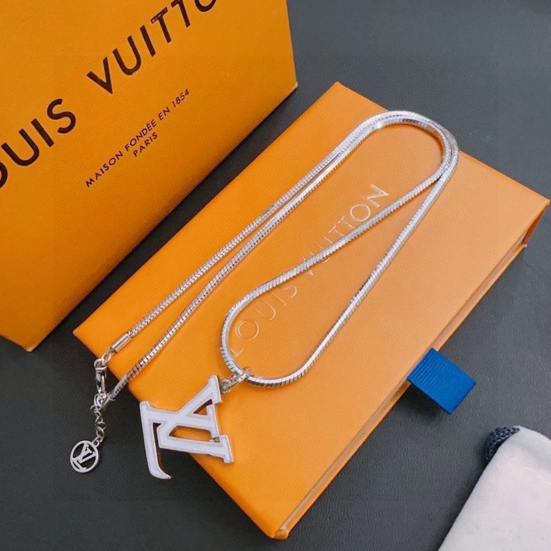 Functional LX Necklaces 309369
