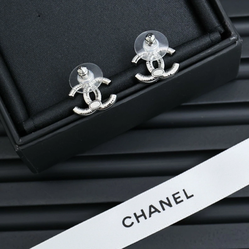 Comfortable Chxnxl Earrings 287681