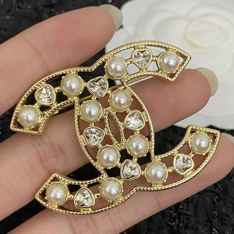Vibrant Chxnxl Brooches 287863