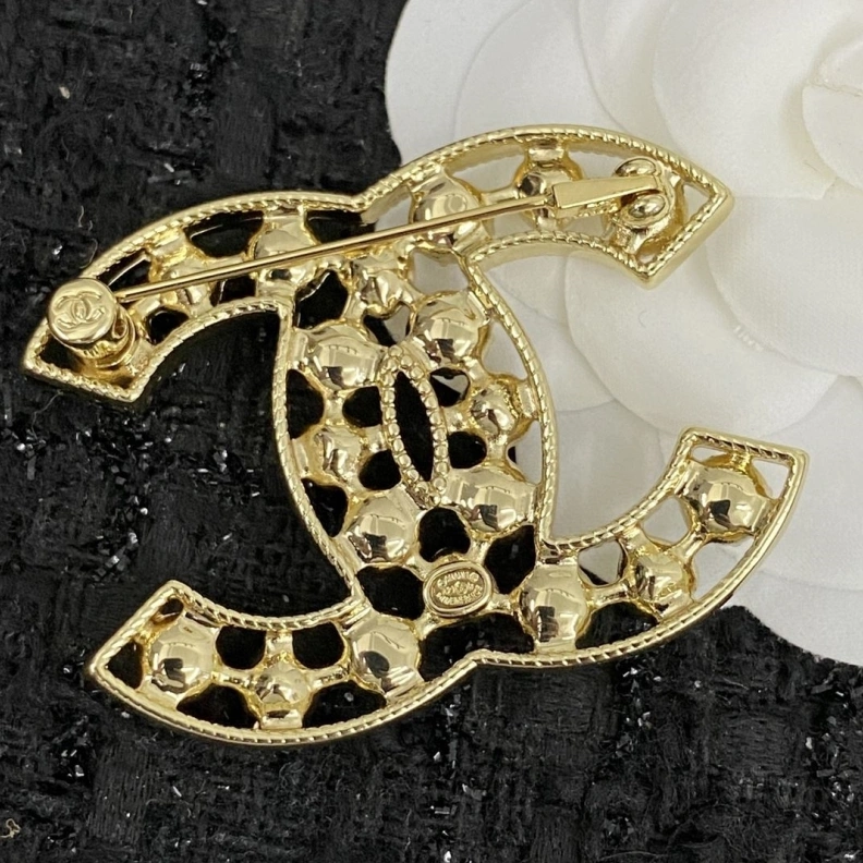Vibrant Chxnxl Brooches 287863