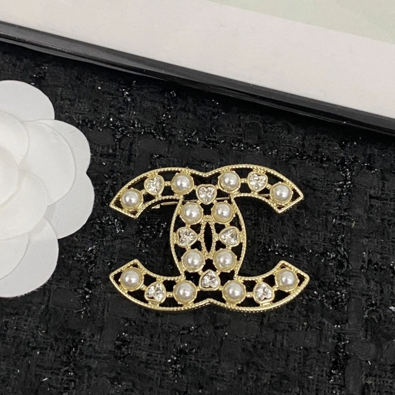 Vibrant Chxnxl Brooches 287863