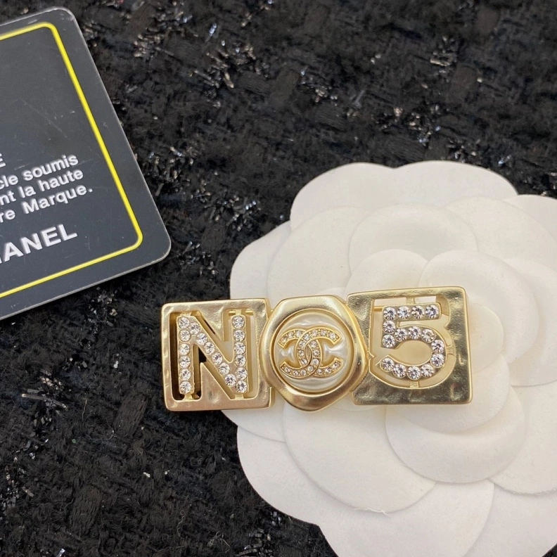 Affordable Chxnxl Brooches 287864