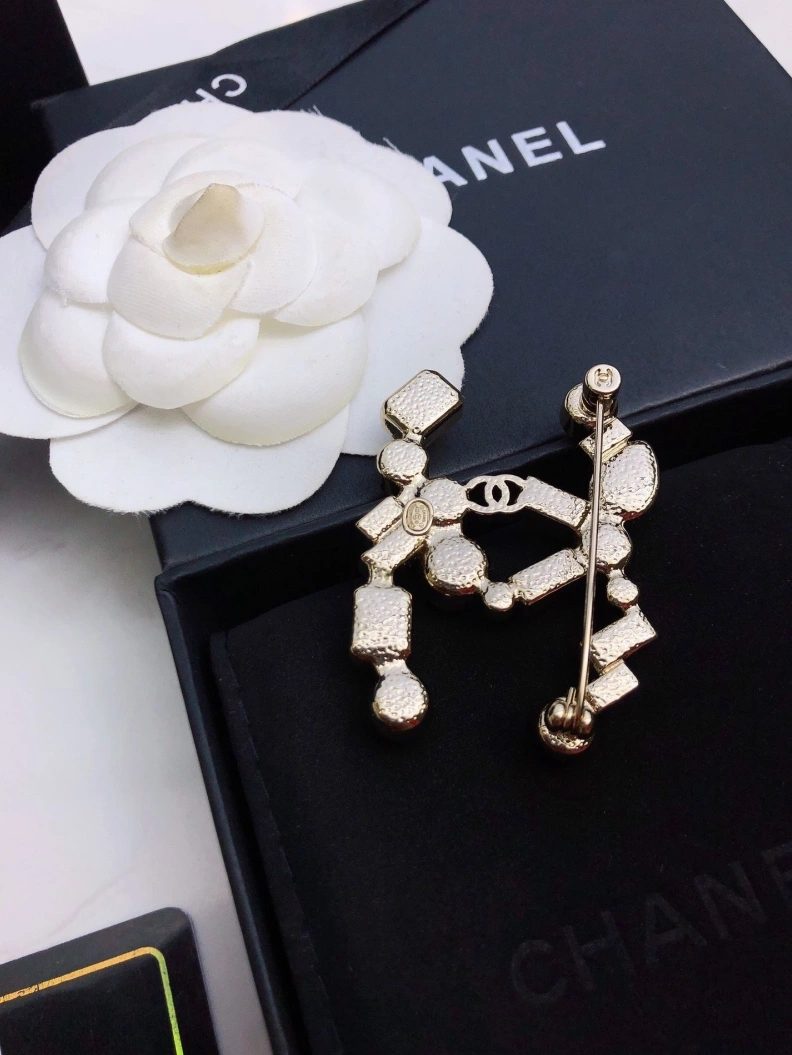 Lightweight Chxnxl Brooches 287859