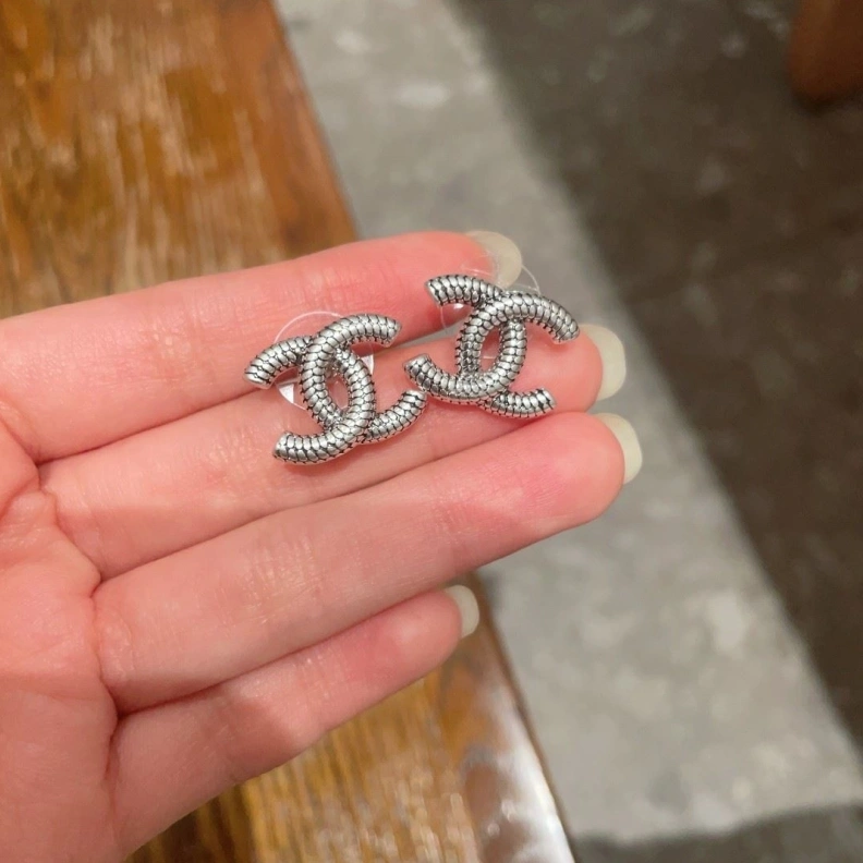 Flexible Chxnxl Earrings 287670