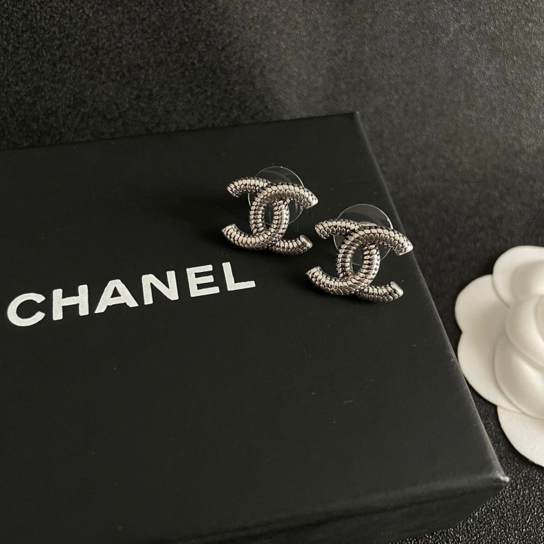 Flexible Chxnxl Earrings 287670