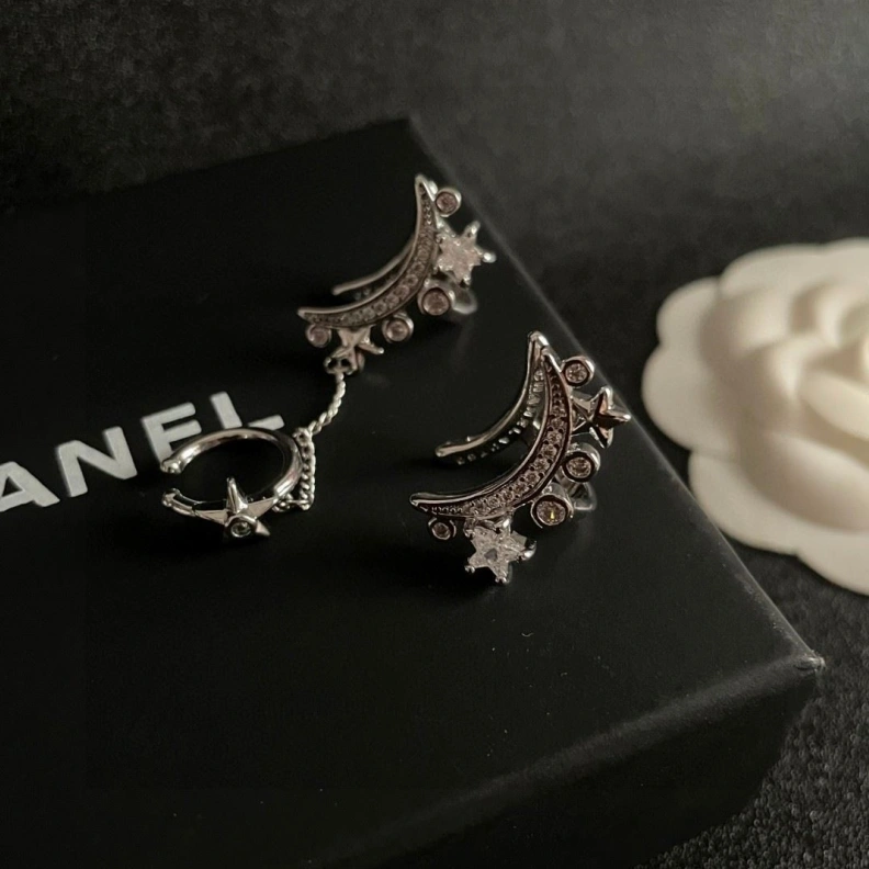 Efficient Chxnxl Earrings 287666