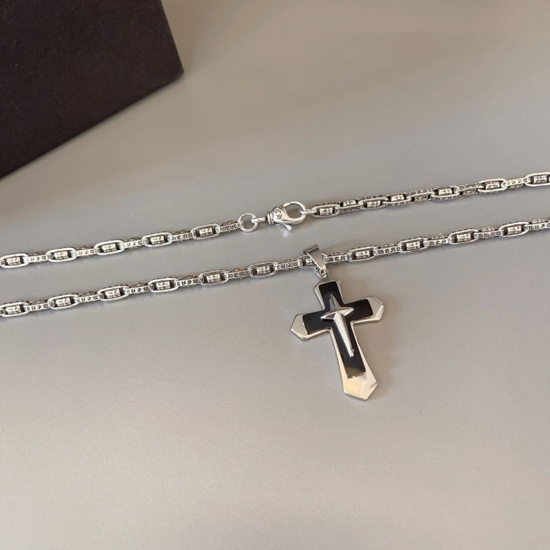 Resilient Chrxmx Hxxrts Necklaces 297981