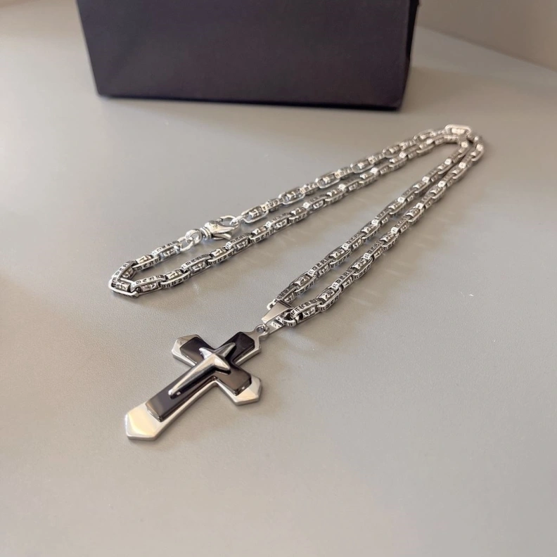 Resilient Chrxmx Hxxrts Necklaces 297981