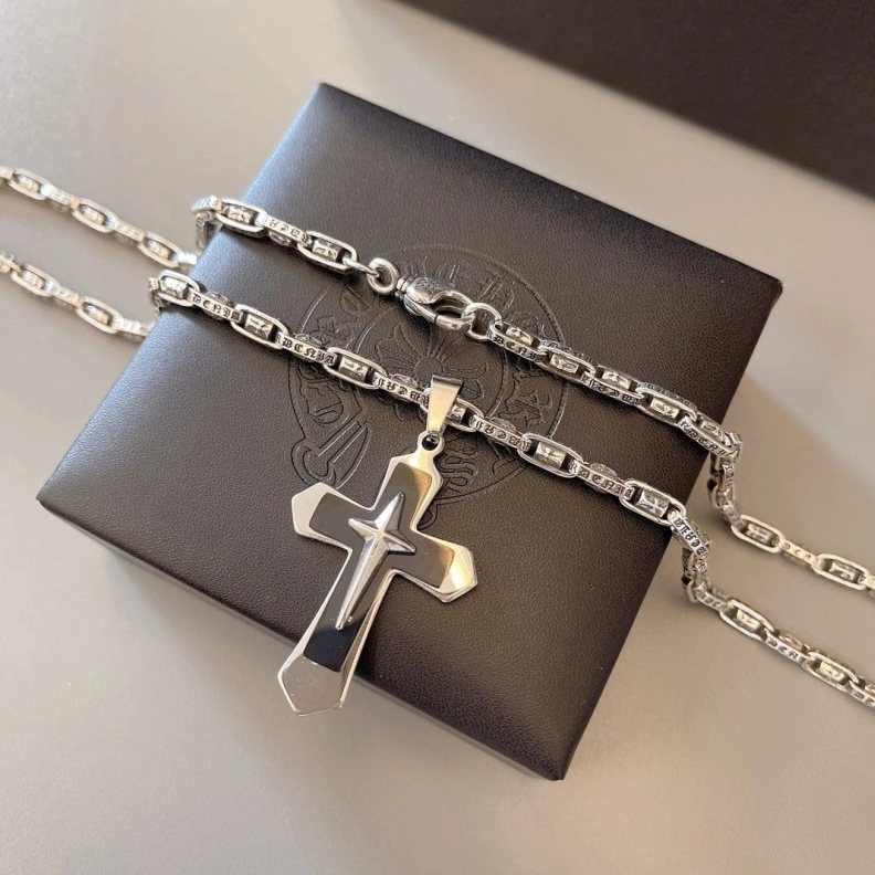 Resilient Chrxmx Hxxrts Necklaces 297981