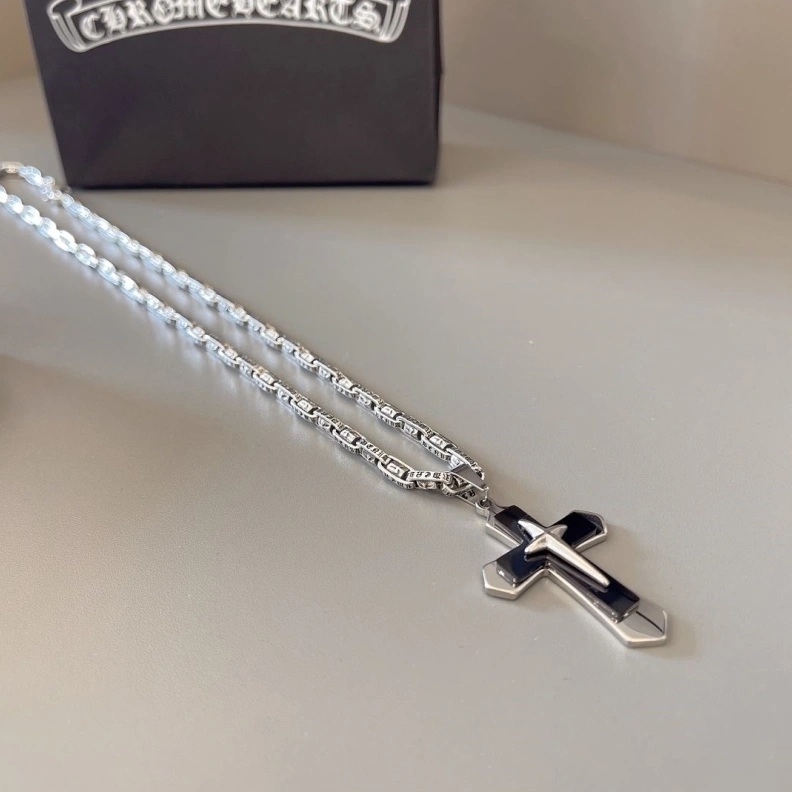 Resilient Chrxmx Hxxrts Necklaces 297981