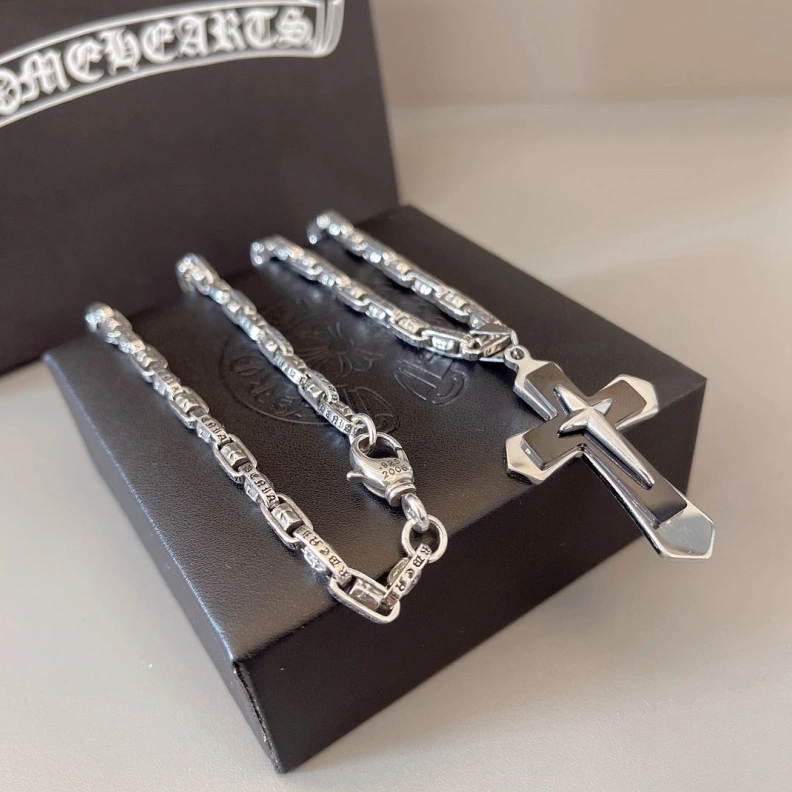 Resilient Chrxmx Hxxrts Necklaces 297981