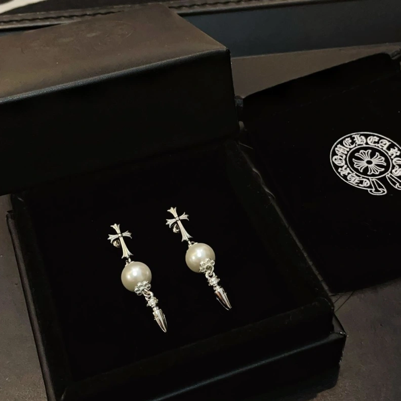 Chrxmx Hxxrts Earrings WellDesigned 298031