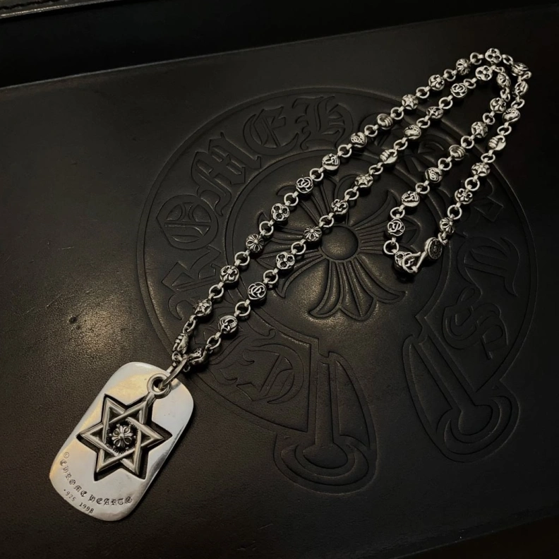 Chrxmx Hxxrts Necklaces Compact 297969