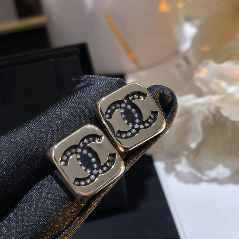 HighQuality Chxnxl Earrings 287660