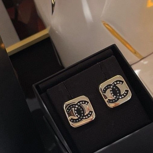 HighQuality Chxnxl Earrings 287660