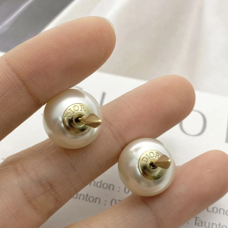 Christian Dxxr Earrings Compact 294571