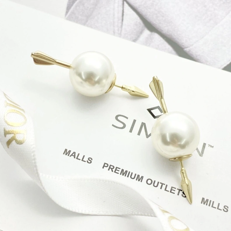 Christian Dxxr Earrings Compact 294571