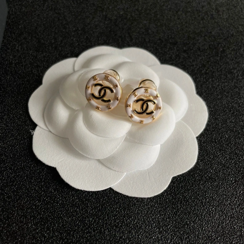 Vibrant Chxnxl Earrings 287640