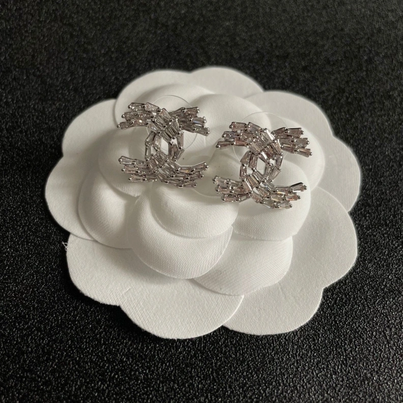 Breathable Chxnxl Earrings 287635