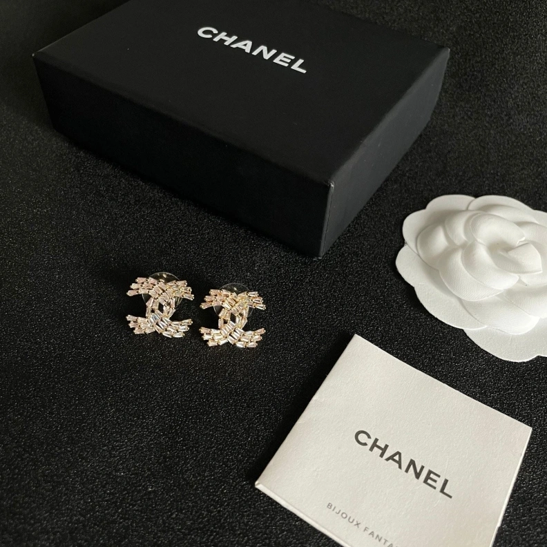Efficient Chxnxl Earrings 287639