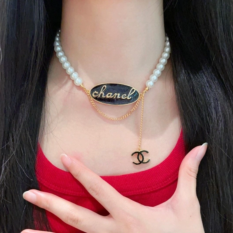 Minimalist Chxnxl Necklaces 286875