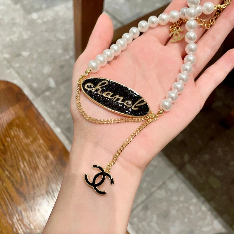 Minimalist Chxnxl Necklaces 286875
