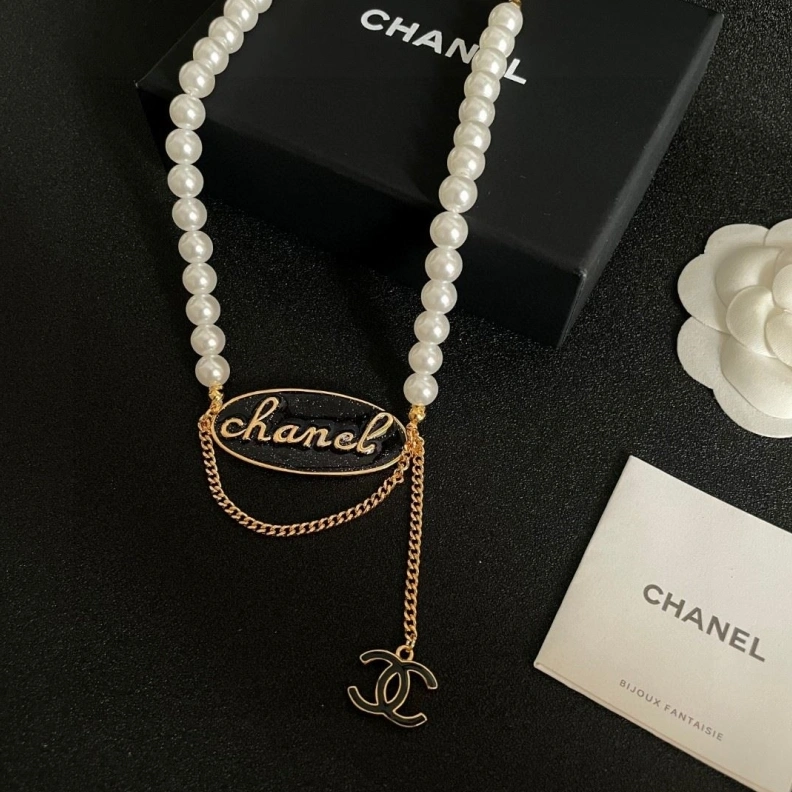 Minimalist Chxnxl Necklaces 286875