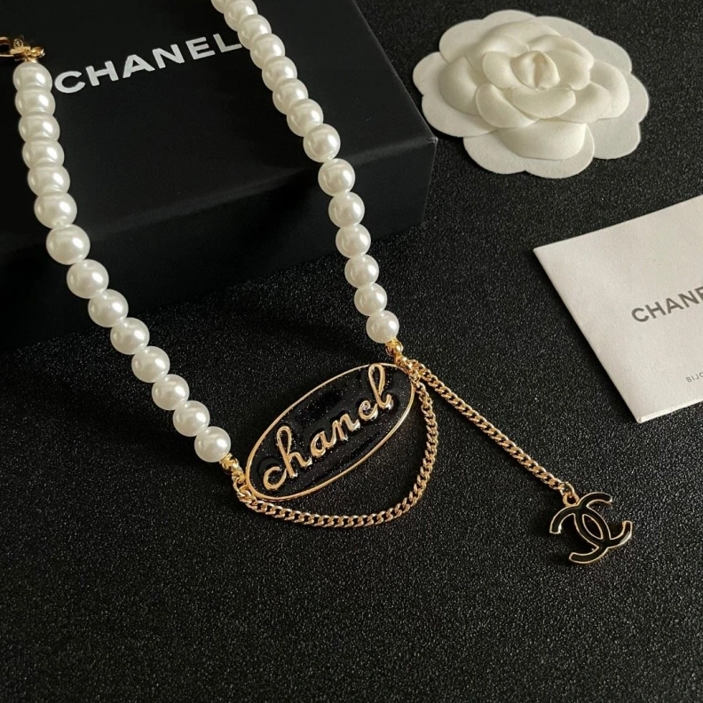 Minimalist Chxnxl Necklaces 286875