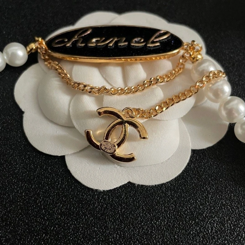Minimalist Chxnxl Necklaces 286875