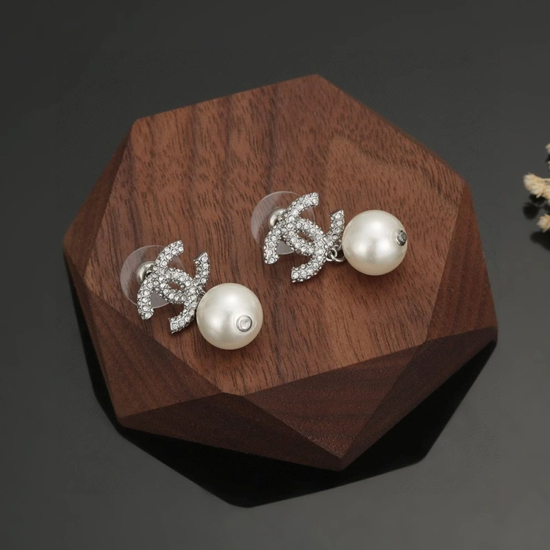 EyeCatching Chxnxl Earrings 287631