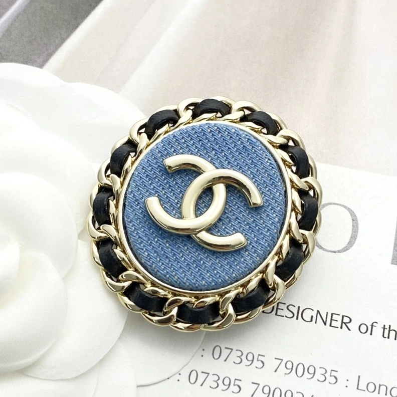 Cozy Chxnxl Brooches 287855
