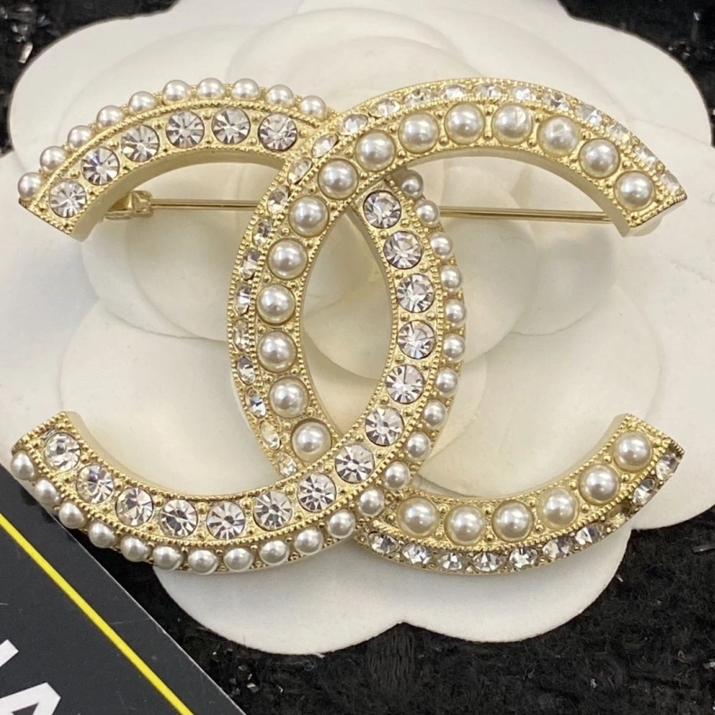 Cozy Chxnxl Brooches 287856